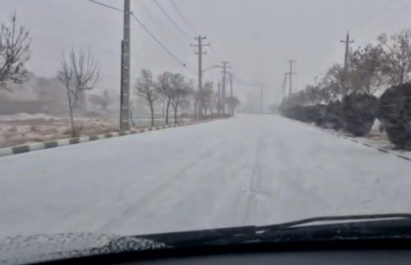 کمیجان برفی شد