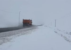 آغاز بارش برف پاییزی در کمیجان