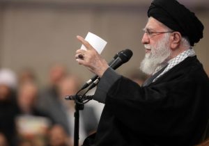 دشمنان با فریب و شایعه می‌جنگند