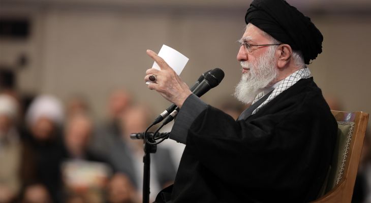 دشمنان با فریب و شایعه می‌جنگند