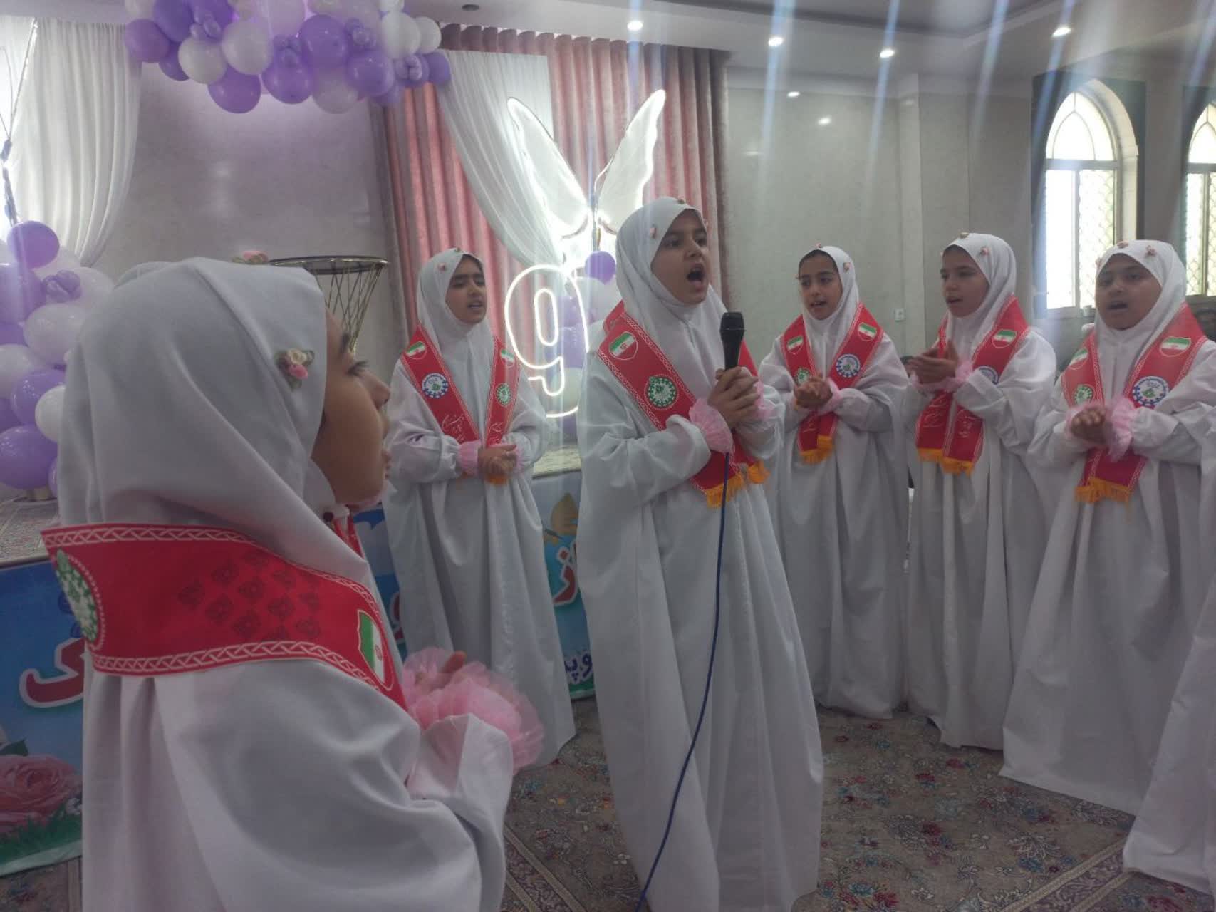 جشن تکلیف دانش‌آموزان دختر اسفندان برگزار شد